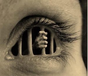 Tù Nhân Của Ký Ức – Phan Quỳnh&nbsp;Trâm